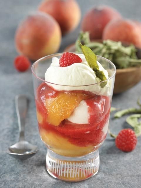 Pêche Melba à la verveine et aux framboises Pêche Melba à la verveine et aux framboises